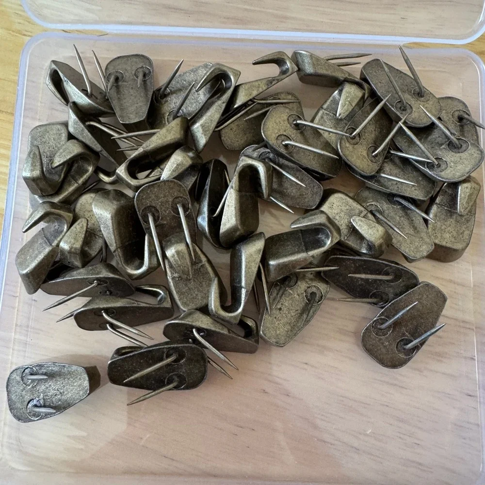 VTG Style Hanging Hooks Brass Tone 40 Nails‎ for Cubicles Corkboard and Fabric